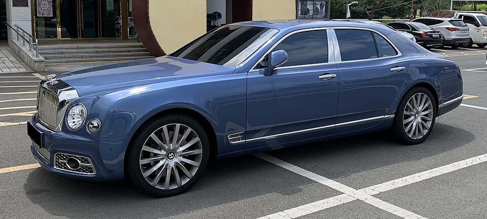 Bentley Mulsanne — photograph via Wikimedia Commons