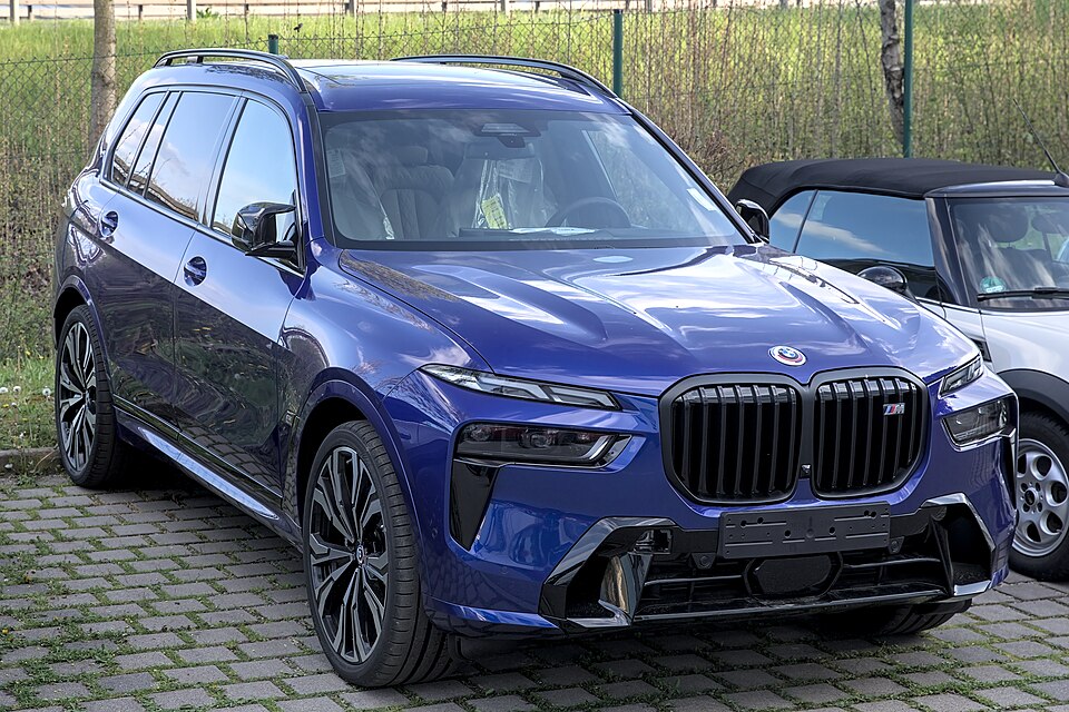 BMW X7 — photograph via Wikimedia Commons