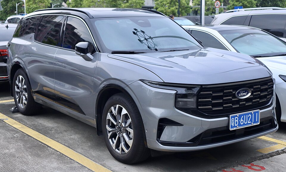Ford Edge — photograph via Wikimedia Commons