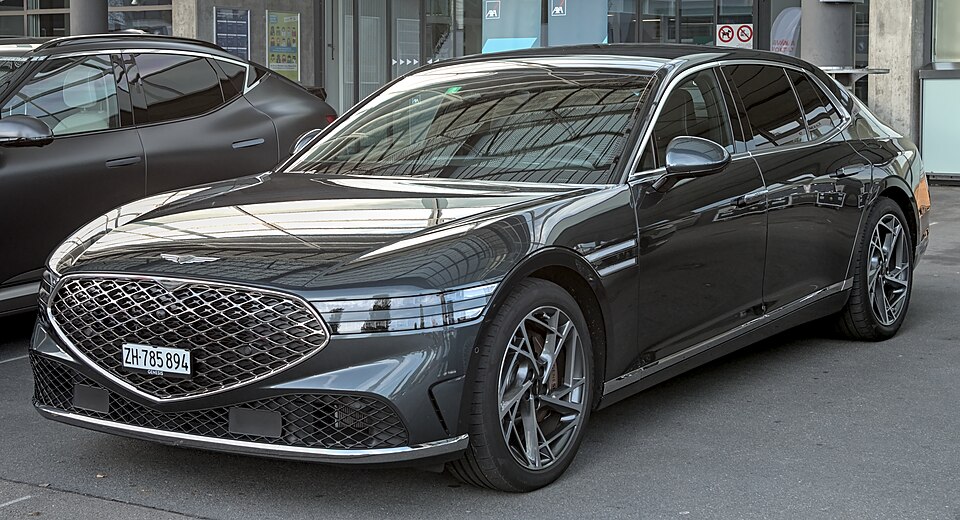 Genesis G90 — photograph via Wikimedia Commons