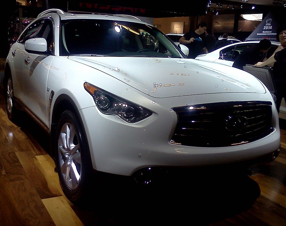 Infiniti QX70 — photograph via Wikimedia Commons