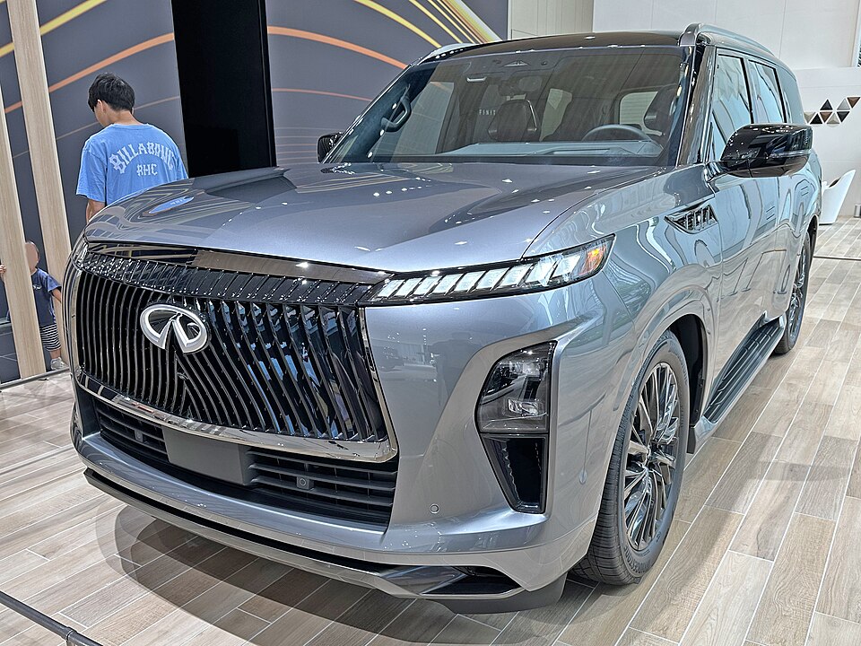 Infiniti QX80 — photograph via Wikimedia Commons
