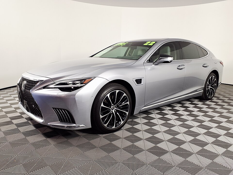 Lexus LS — photograph via Wikimedia Commons