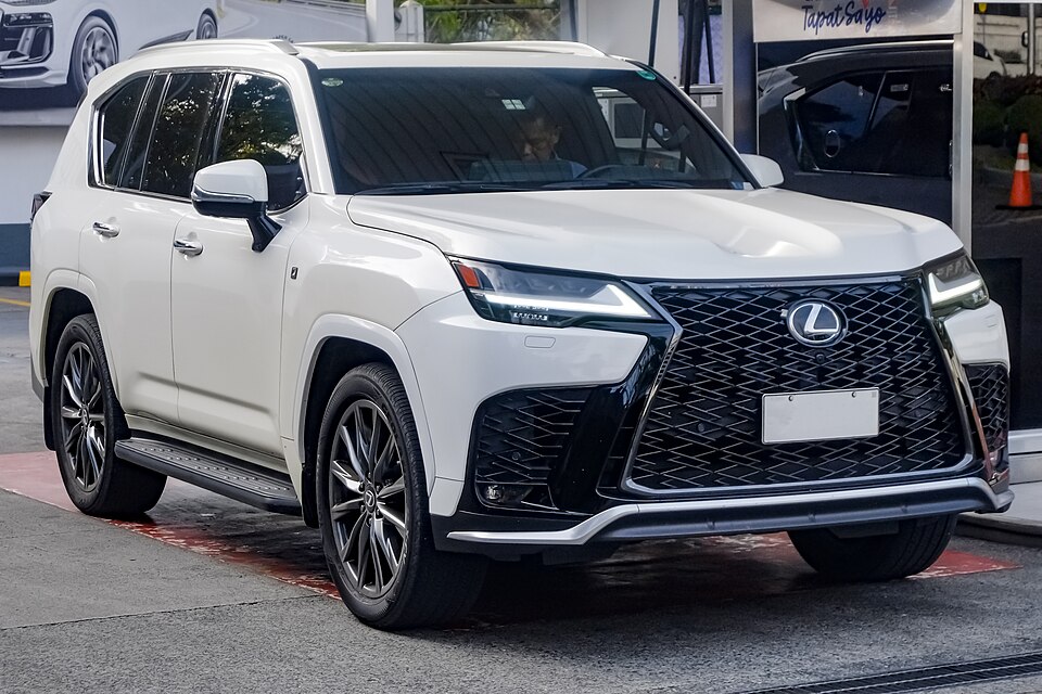 Lexus LX — photograph via Wikimedia Commons