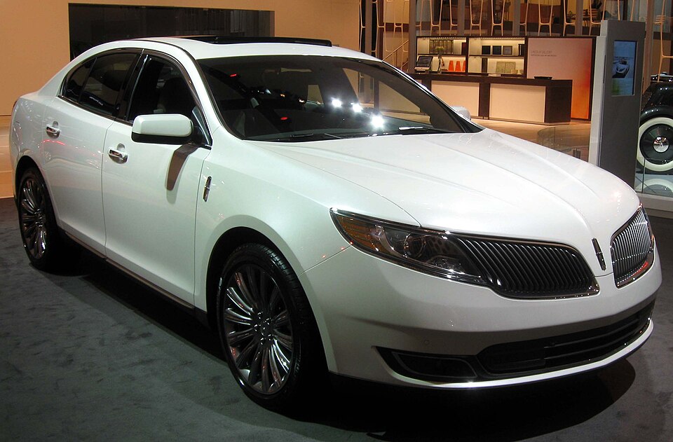 Lincoln MKS — photograph via Wikimedia Commons