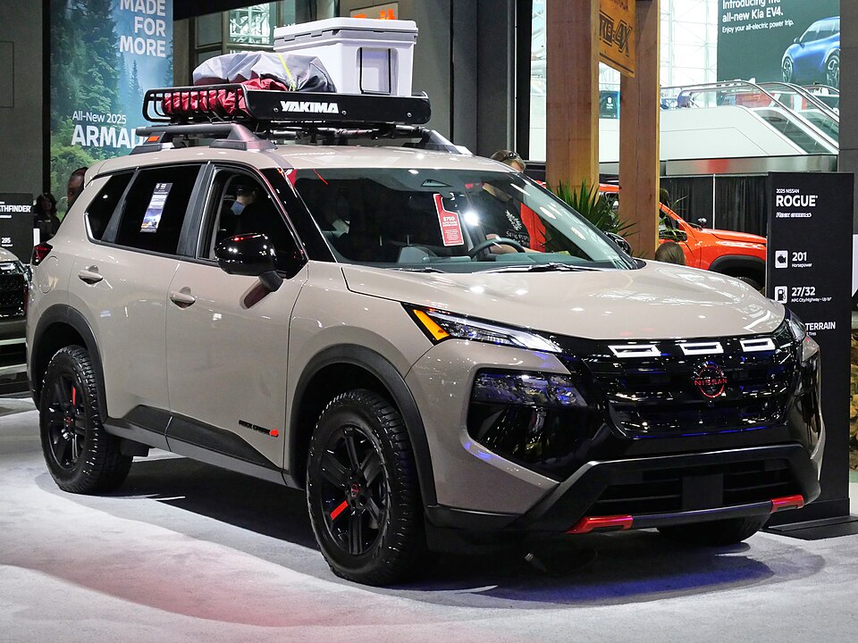 Nissan Rogue — photograph via Wikimedia Commons