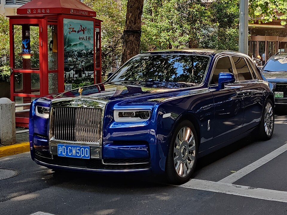 Rolls-Royce Phantom — photograph via Wikimedia Commons