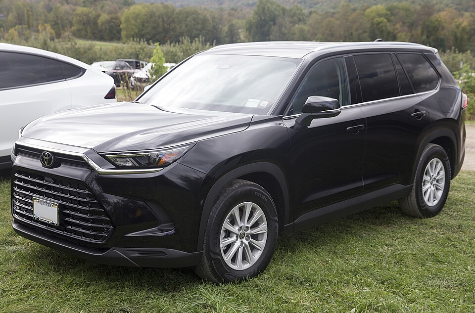 Toyota Grand Highlander — photograph via Wikimedia Commons