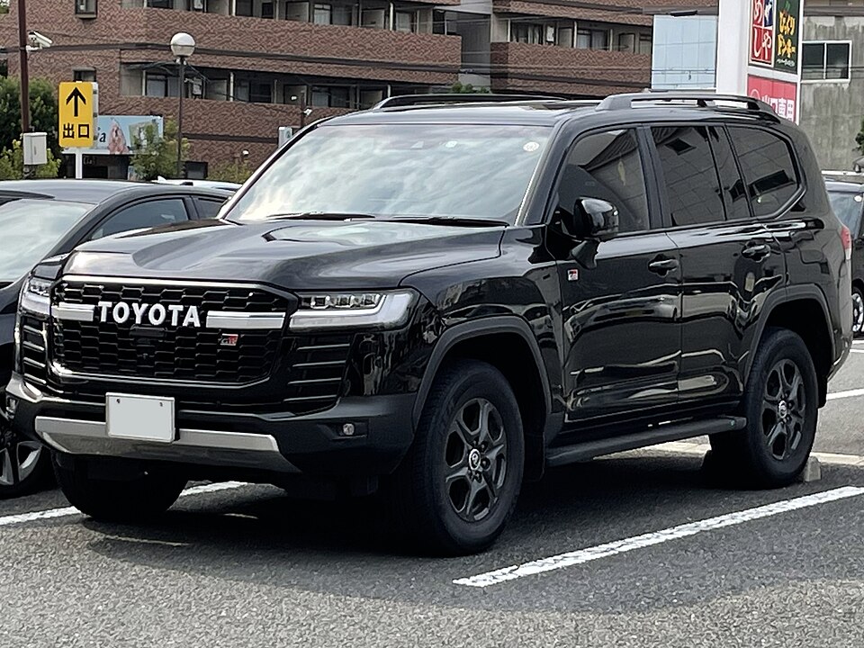 Toyota Land Cruiser — photograph via Wikimedia Commons