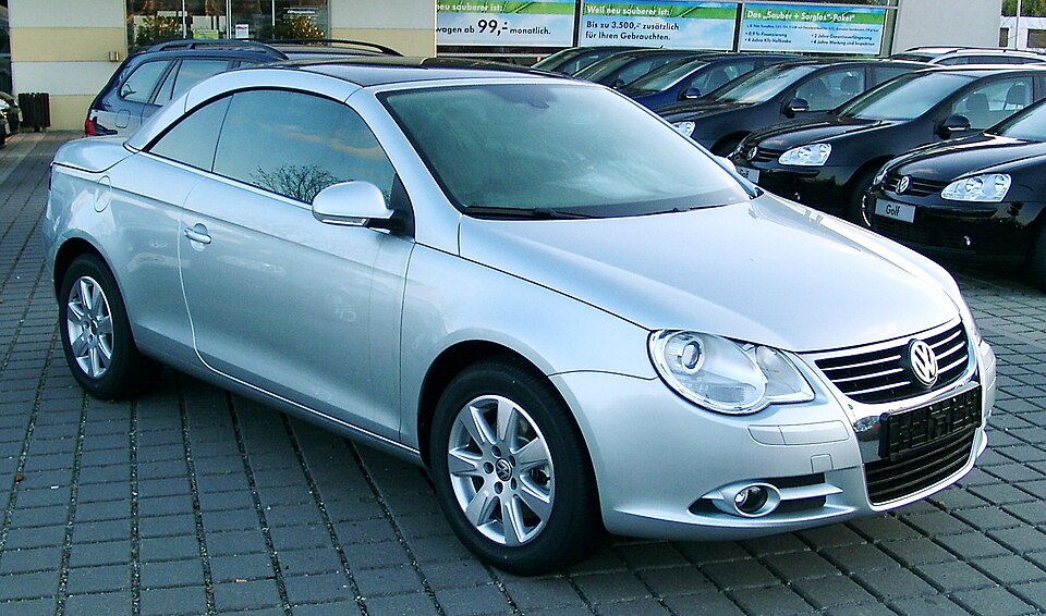 Volkswagen Eos — photograph via Wikimedia Commons