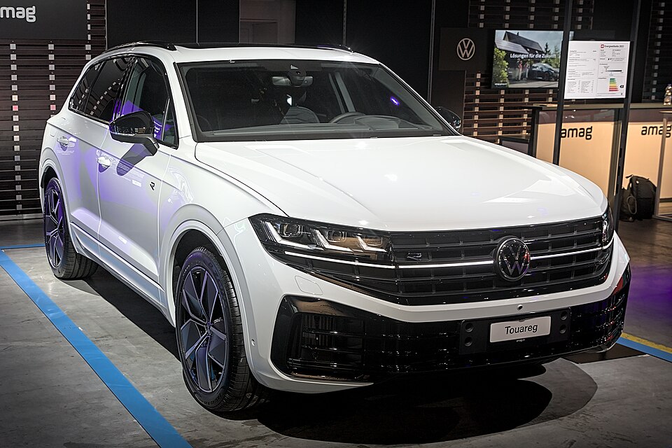 Volkswagen Touareg — photograph via Wikimedia Commons